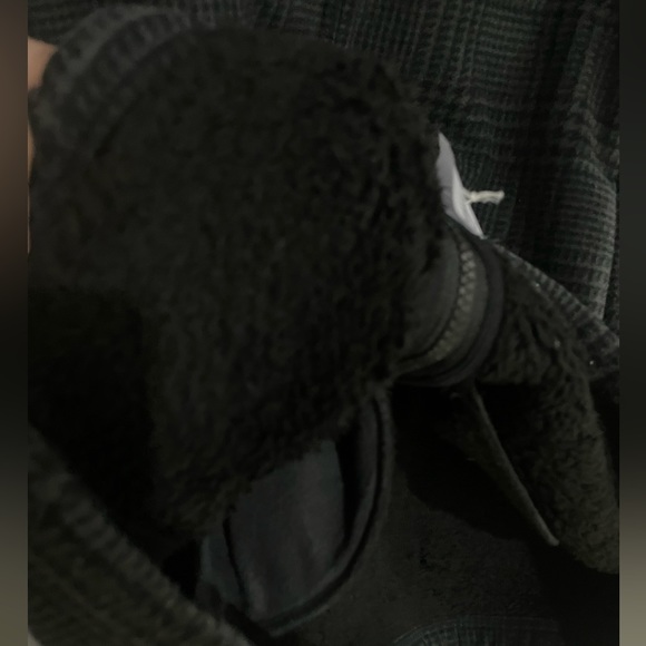 Uniqlo long jacket. Size Medium. Used gently. - Picture 5 of 9